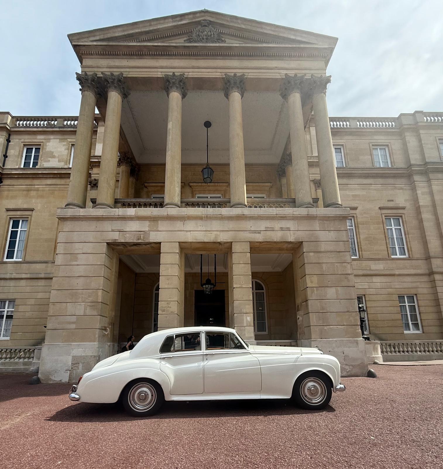 Bentley S3 wedding car hire luxury interior walnut trim
