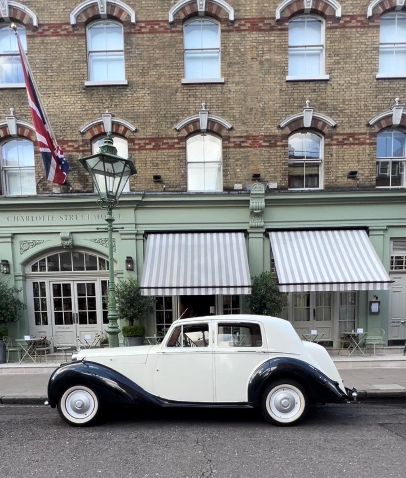Bentley MK VI vintage luxury sedan side profile