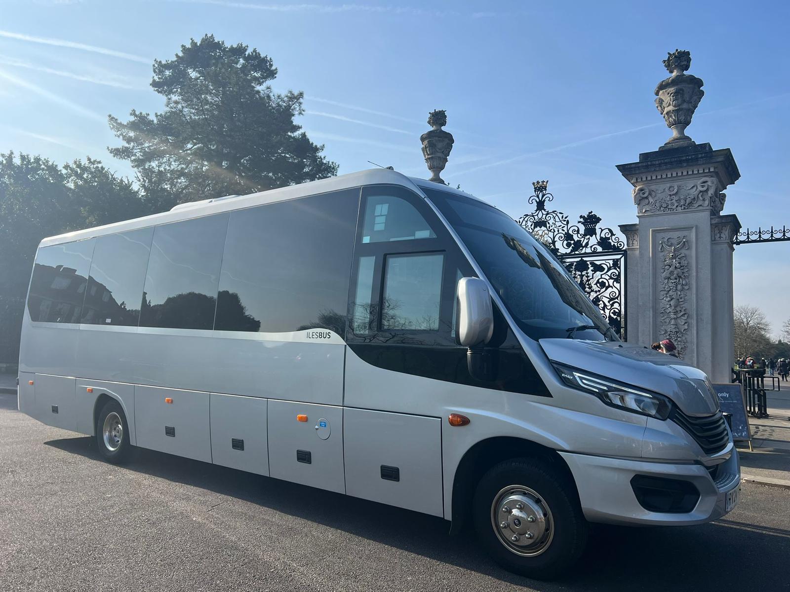 wedding coach hire London 32 seater accessible coach