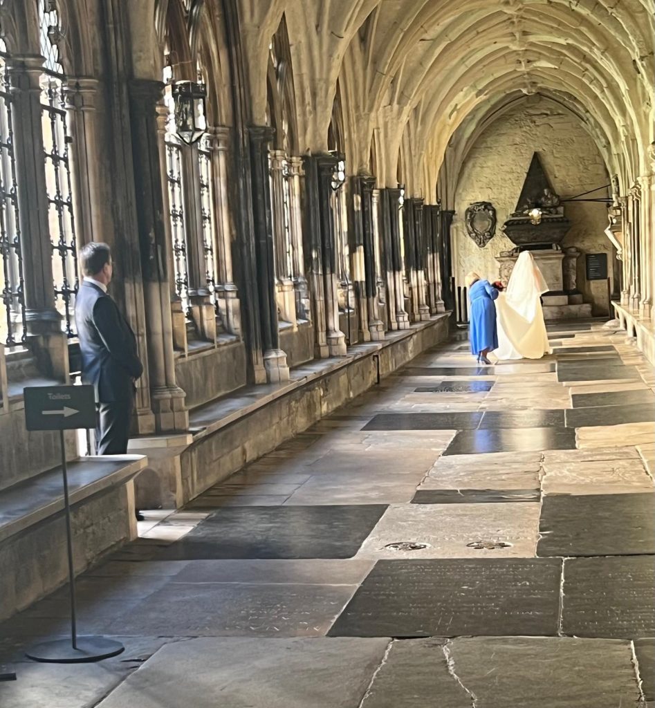 Luxury Bentley wedding car hire Westminster Abbey London