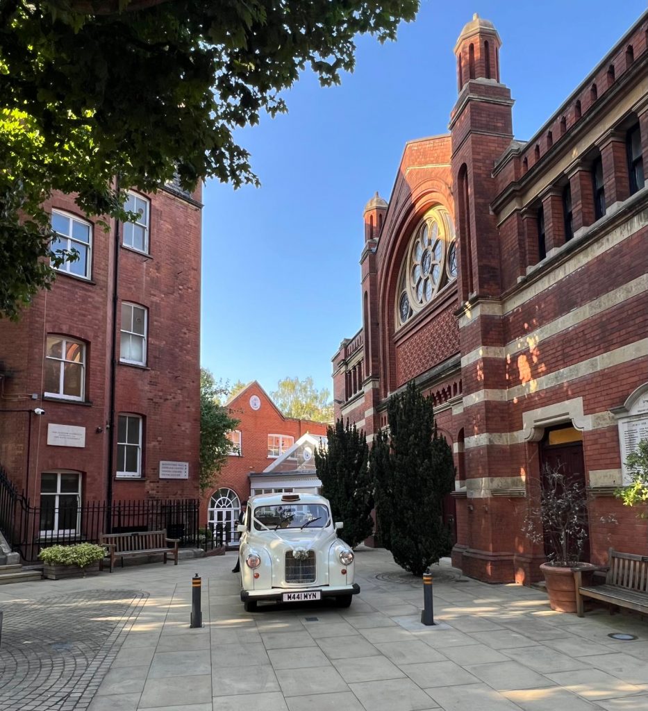 Jewish wedding cars Golders Green bride groom arrival